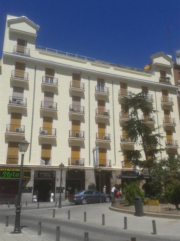 Hostal Triana Madrid Exterior photo